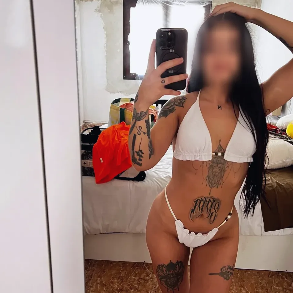 Carina, 28