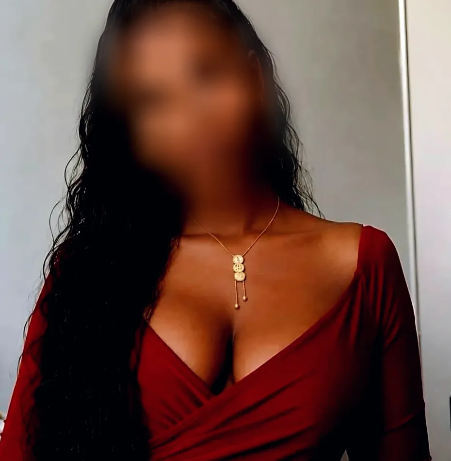 Elisa, 23