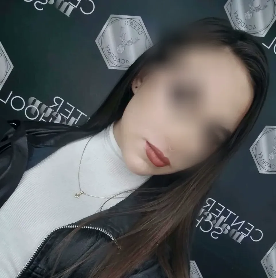 Emma, 25