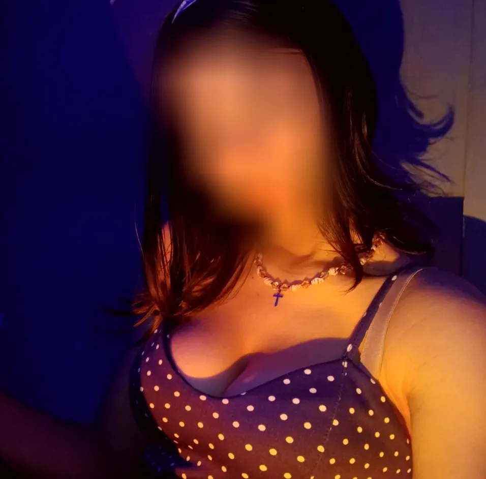 Fiona, 20
