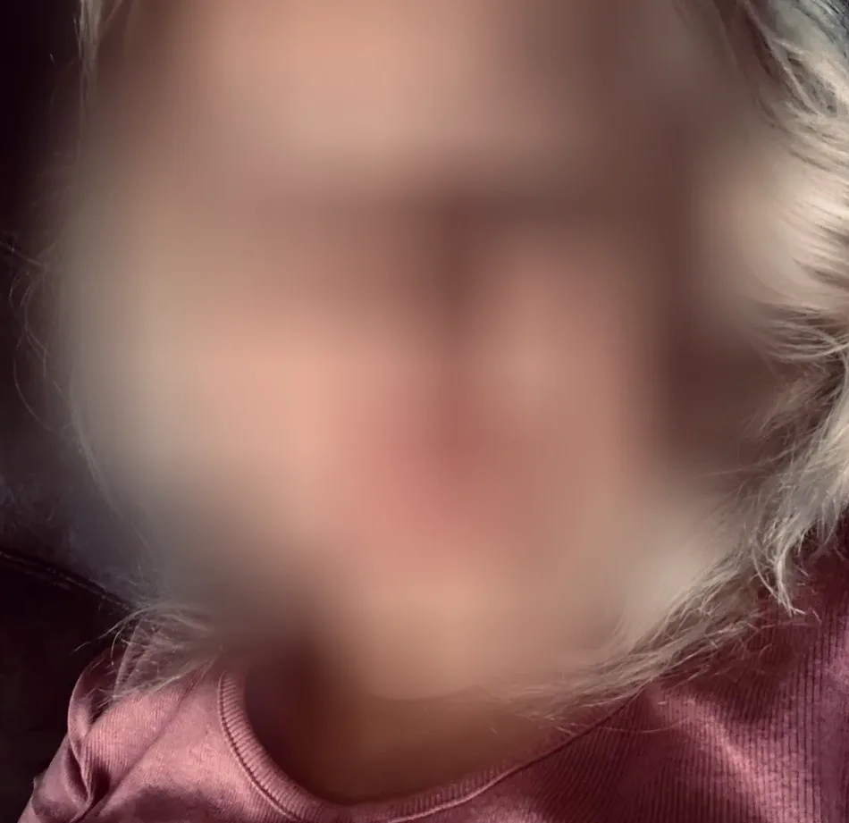 Fiona, 29