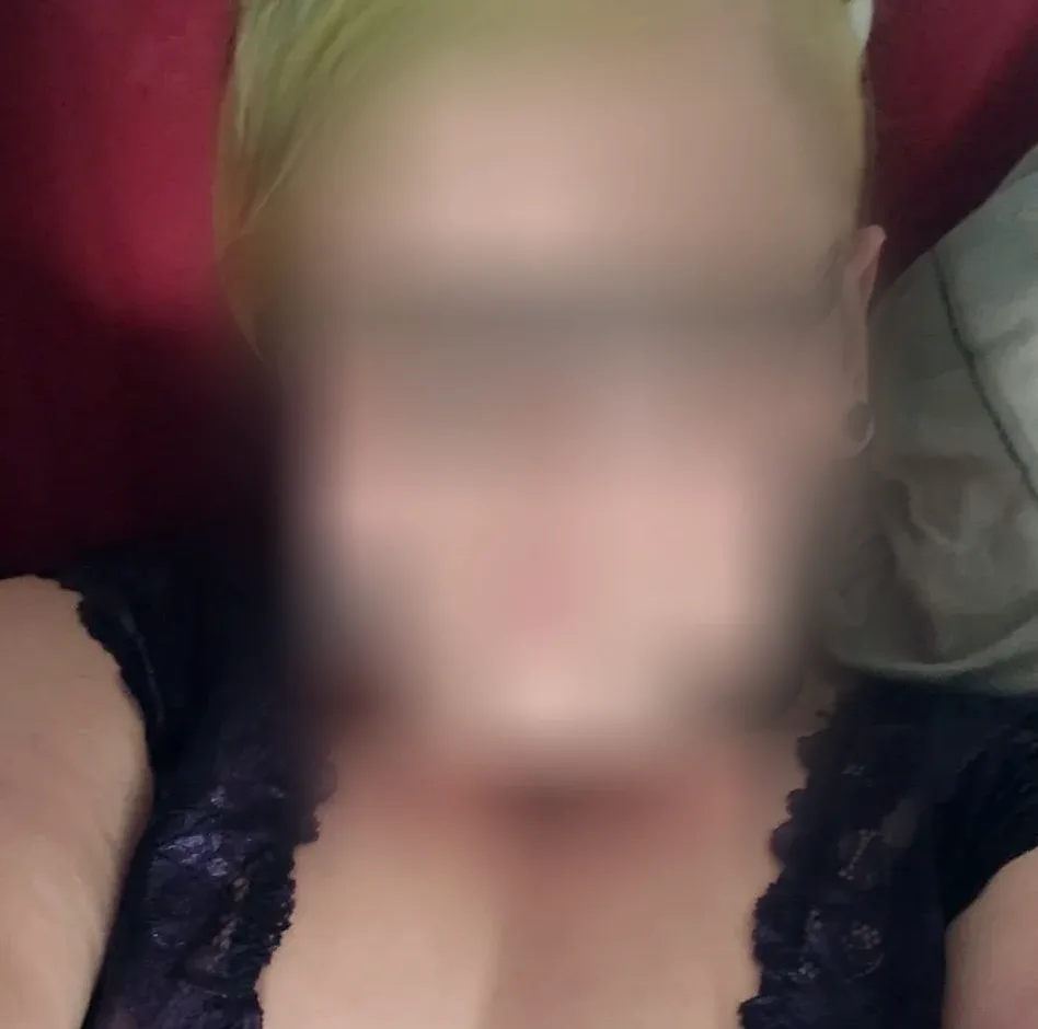 Hannah, 28