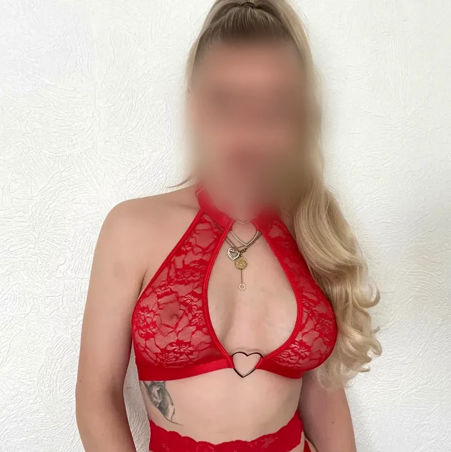 Melina, 29