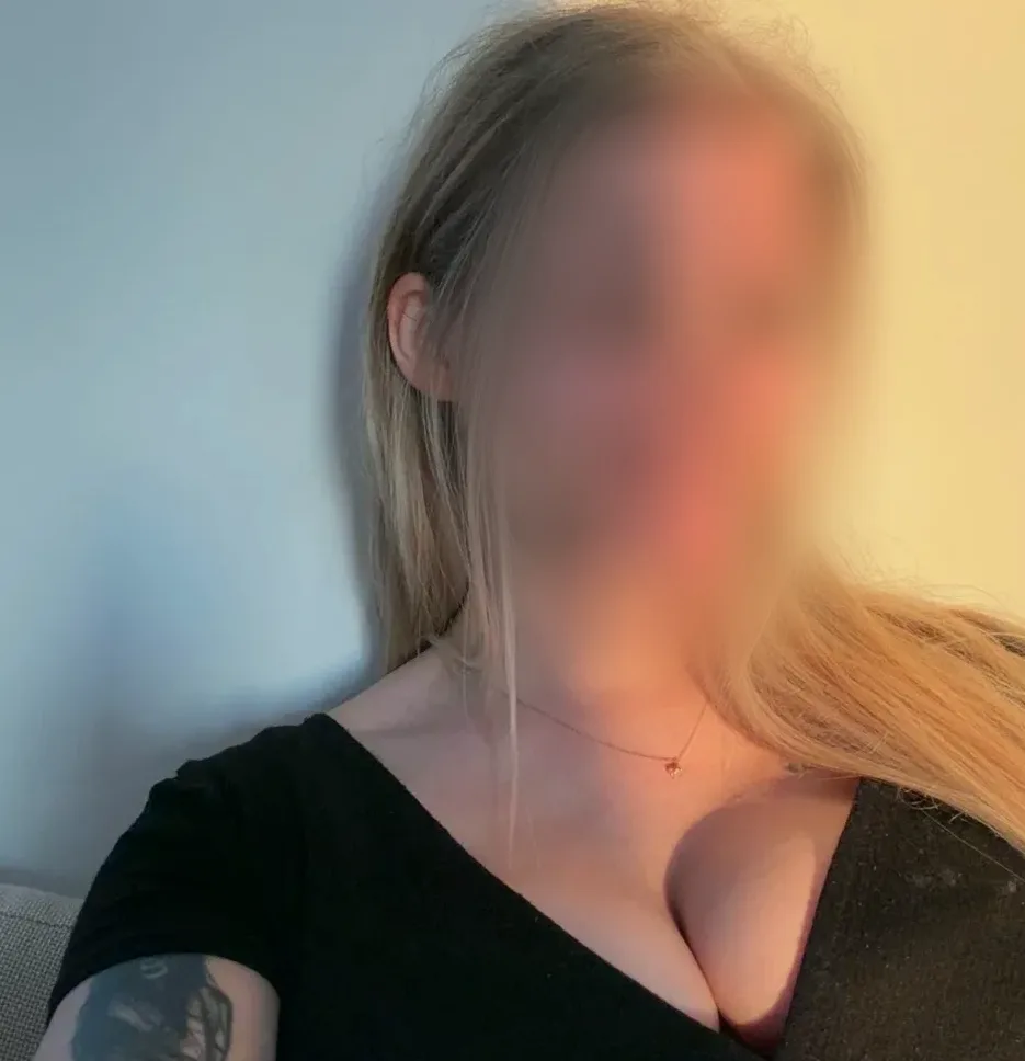 Pia, 25