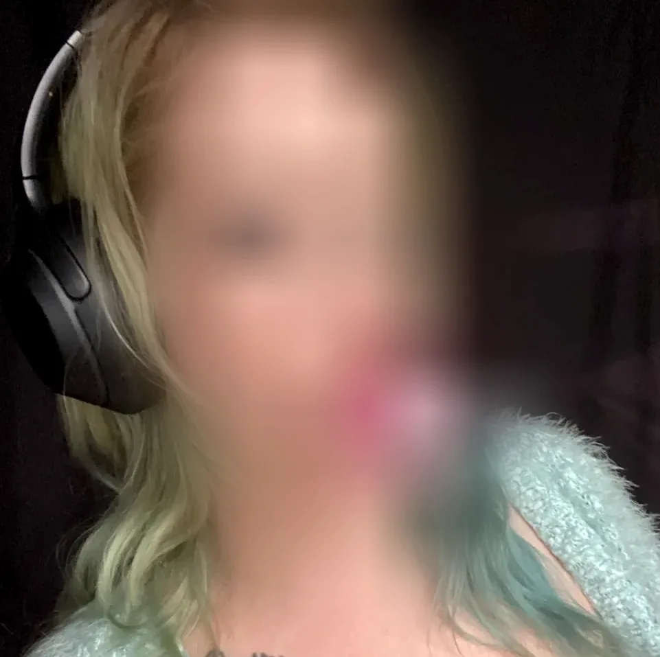 Sandra, 35