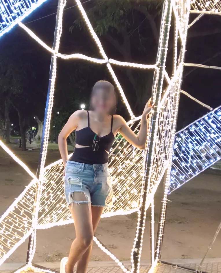 Sina, 34