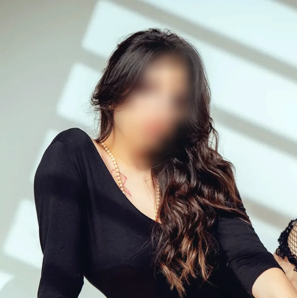 Sophie, 33